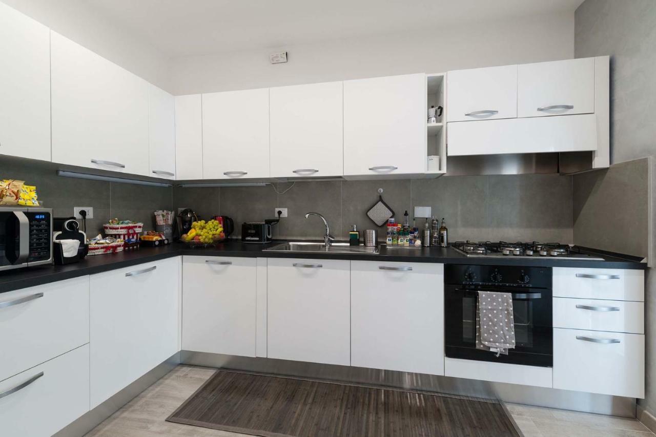M&M House Apartment Рим Екстериор снимка